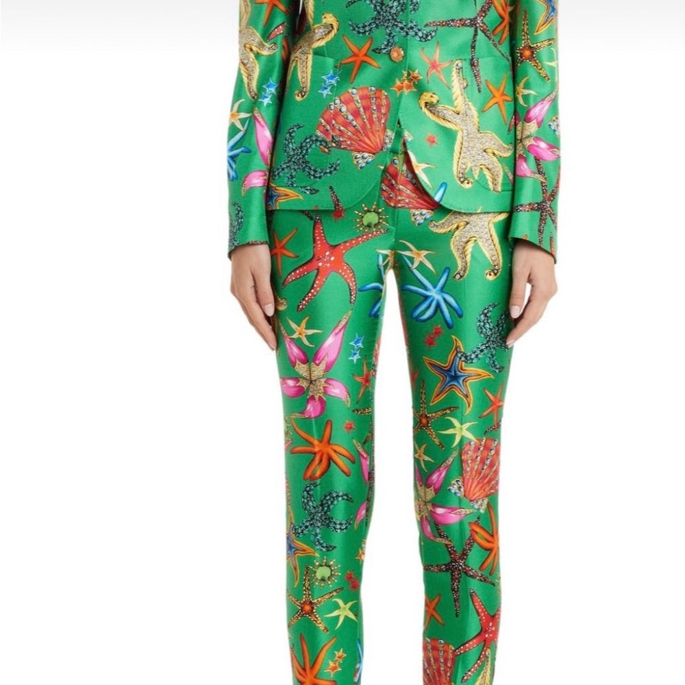 Green and Red Floral Pantsuit with High Waist and Satin Finish